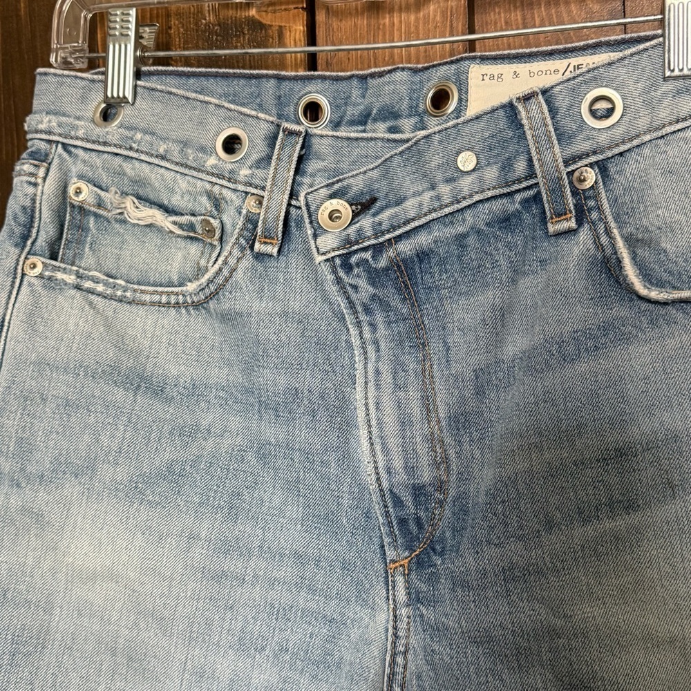 RAG & BONE Asymmetrical Zippered Riveted Waistband Distressed Hem Denim Short 28 - Picture 2 of 7